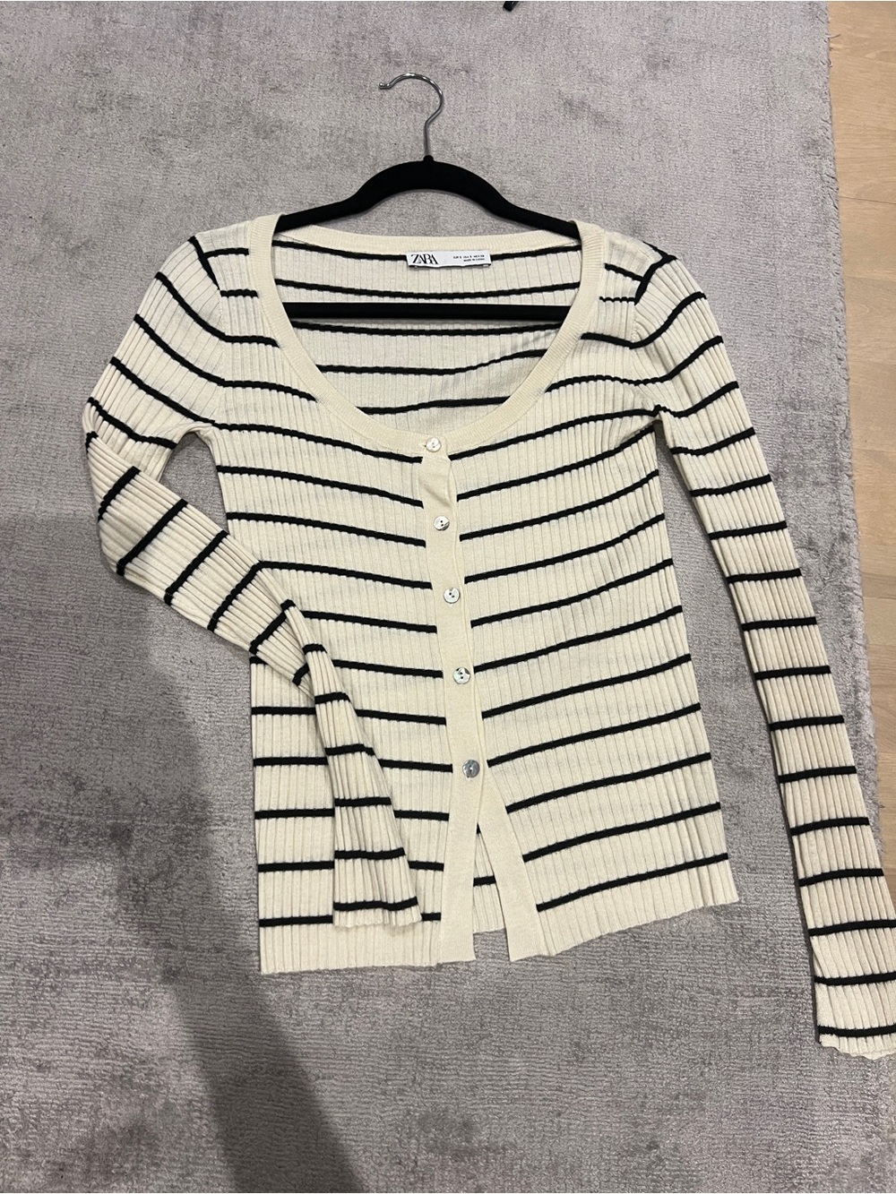 Zara Cream and Black Ribbed Button-Front Cardigan